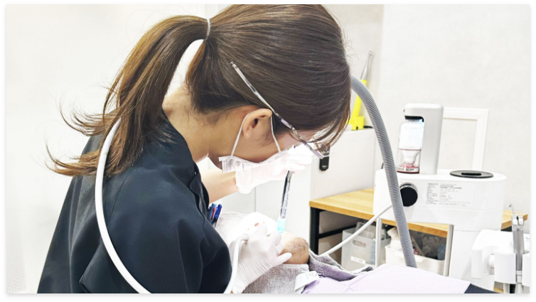 田町の歯医者オーキッド歯科・矯正歯科の予防歯科治療風景
