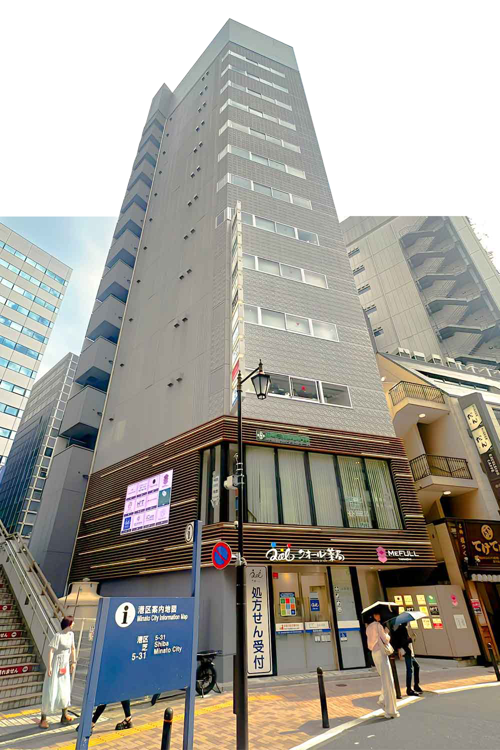 医院ビル外観写真